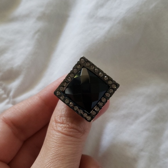 Ring - Picture 3 of 5